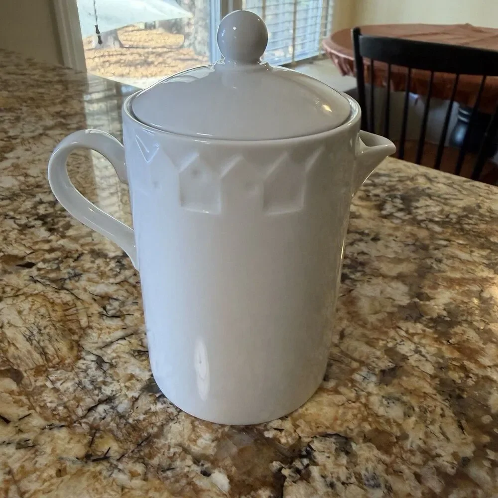 Crate & Barrel Neighborhood Kathleen Wills White Porcelain Individual Teapot